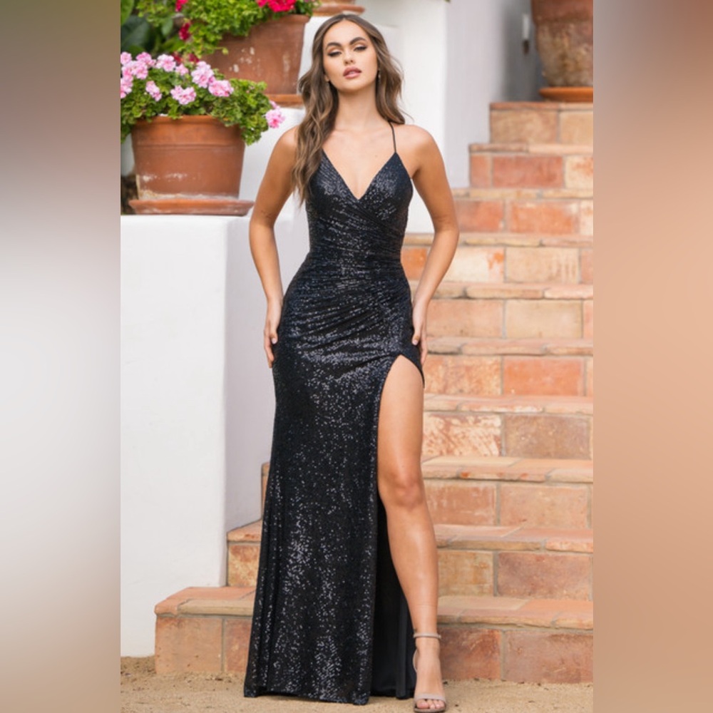 Lady black tie eclipse gown